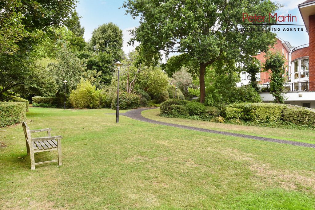 Property photo 3 of 12 Photo 8