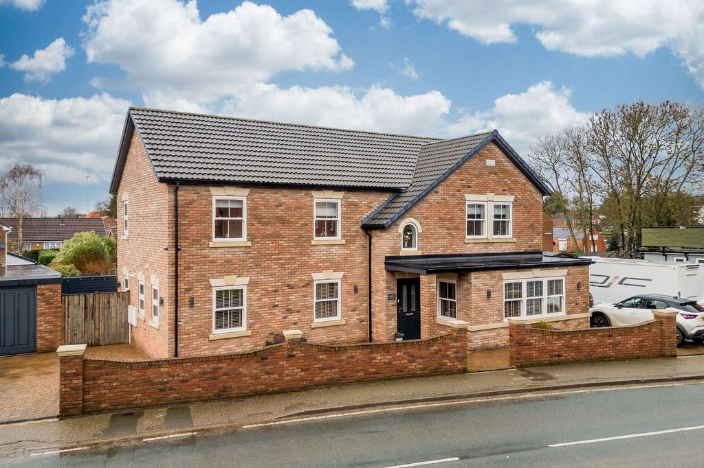 Property photo 1 of 36