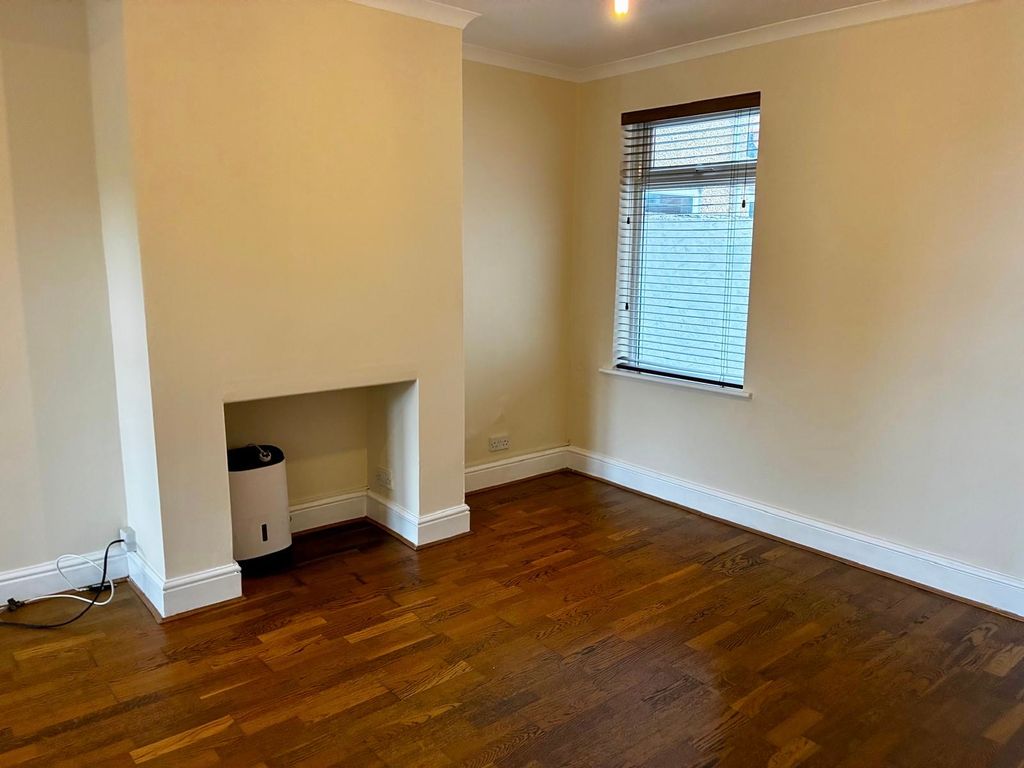 Property photo 3 of 12 Second Side Of Lounge With Space For A Desk.