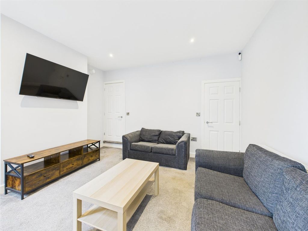 Property photo 2 of 7 Cam04063G0-Pr0068-Still002.Jpg