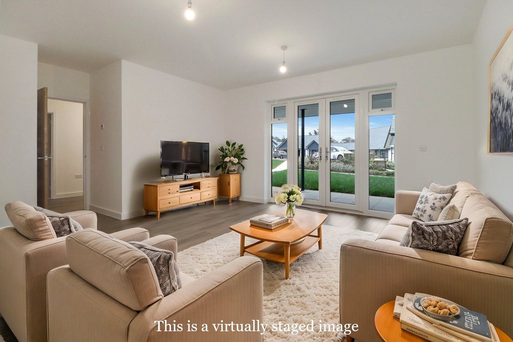 Property photo 2 of 12 Picture No. 18