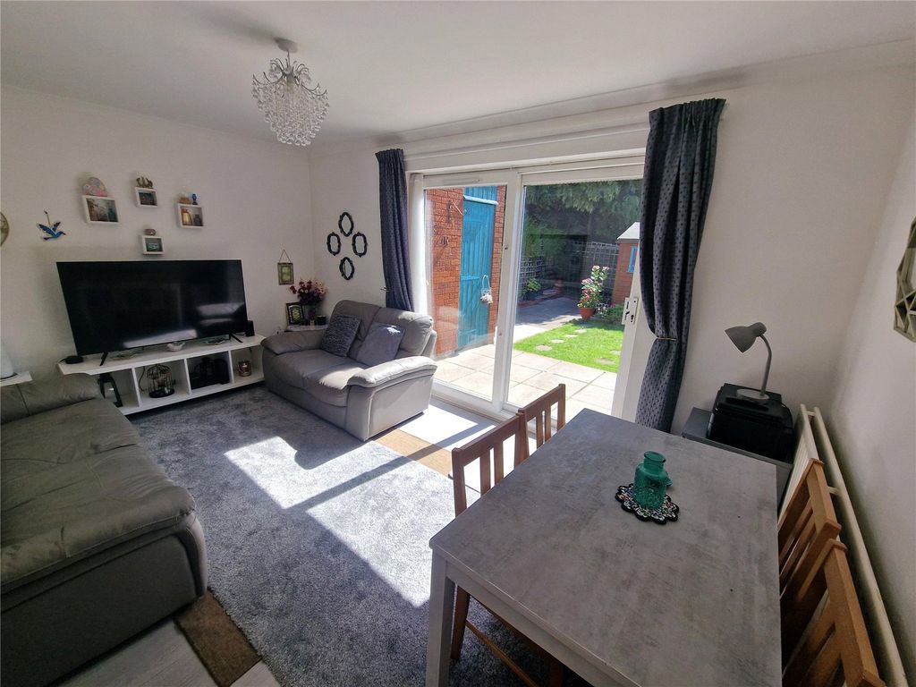 Property photo 2 of 24 Picture No. 27