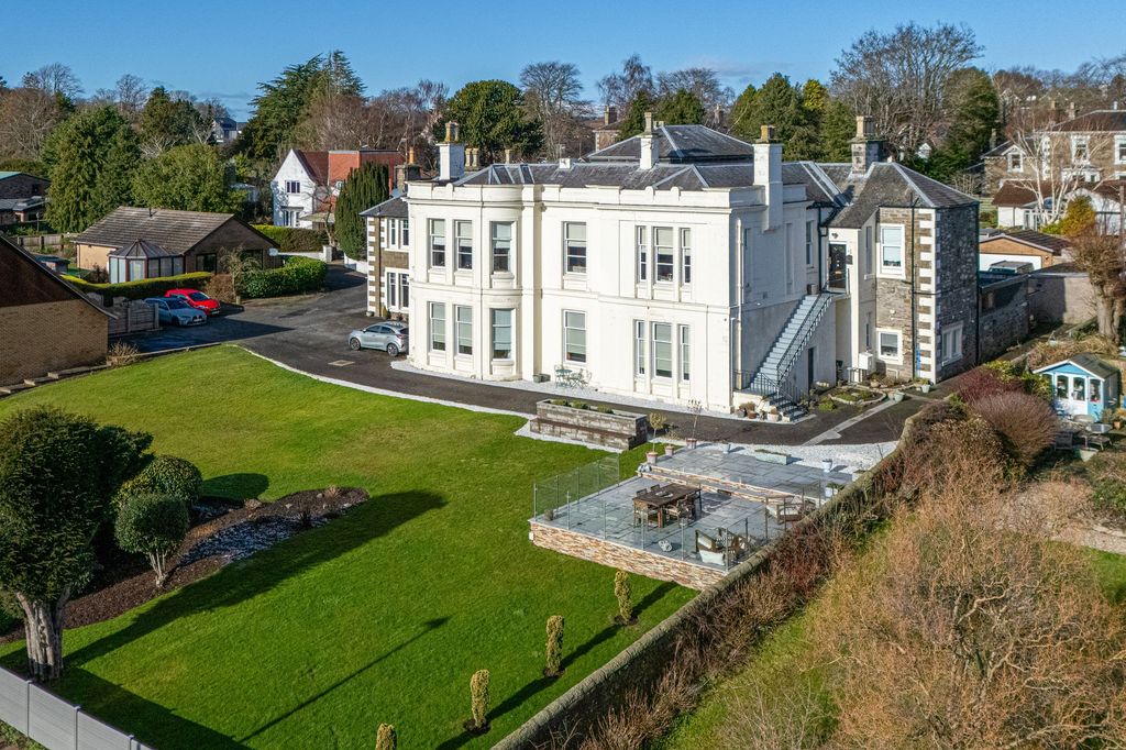 Property photo 1 of 30 External