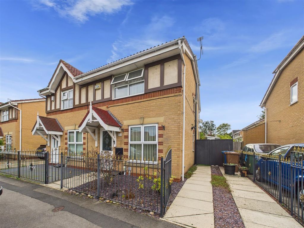 Property photo 1 of 13 Cam05451G0-Pr0067-Still014.Jpg