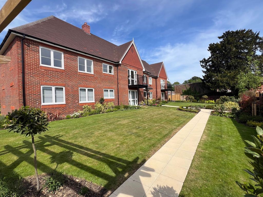 Property photo 1 of 19 Photo 21