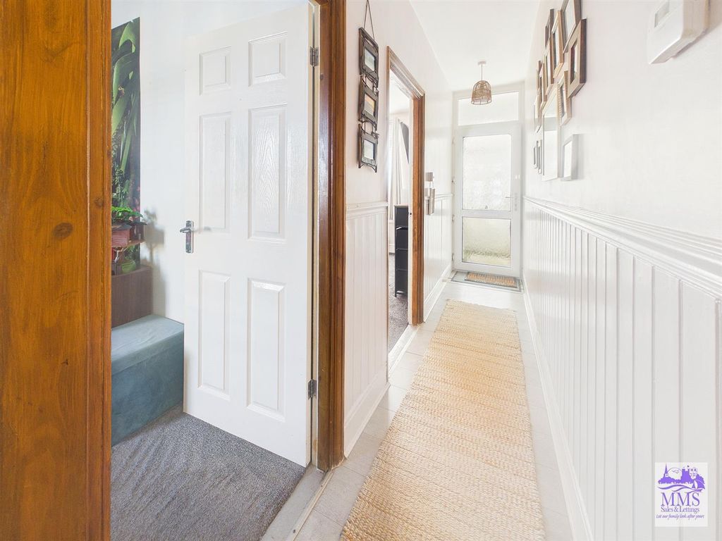 Property photo 3 of 30 Cam04098G0-Pr0166-Still009.Jpg