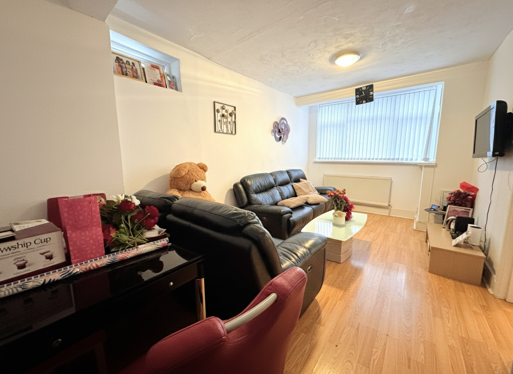 Property photo 3 of 18