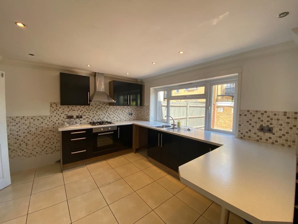 Property photo 3 of 8 Kitchen 73 Bredgar.Jpg