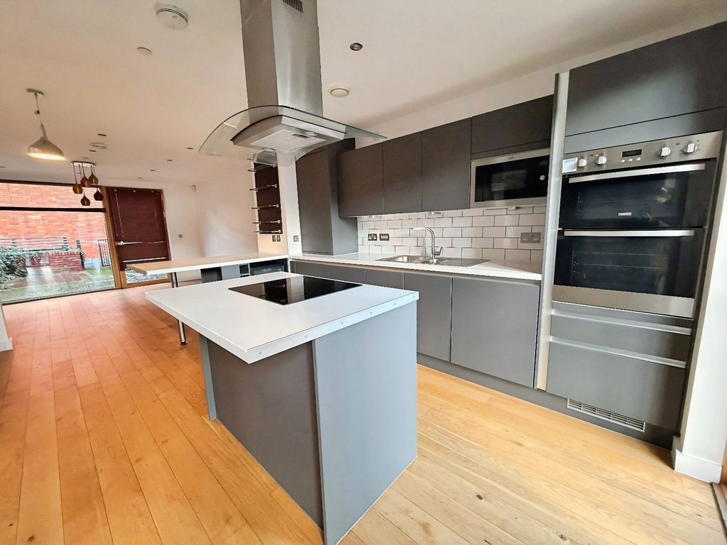 Property photo 1 of 18 Picture No. 23