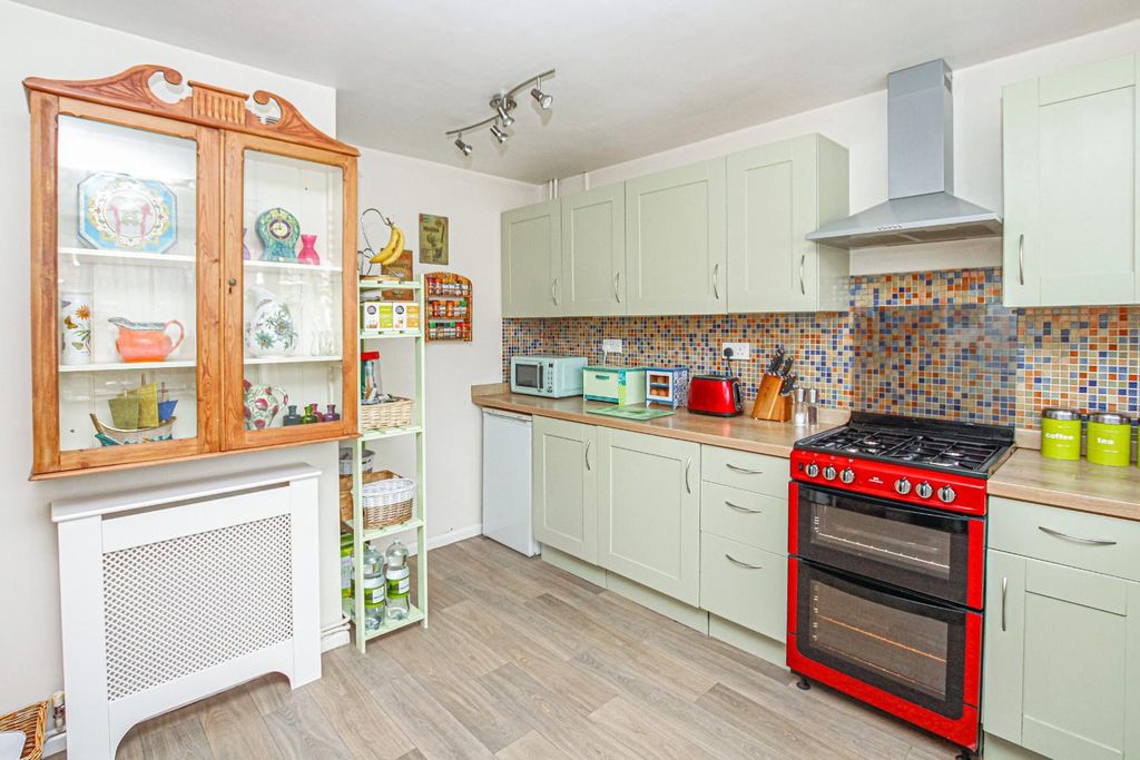 Property photo 3 of 15