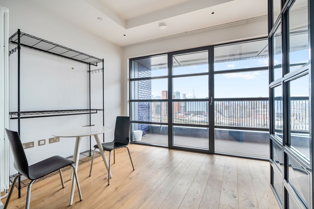 Property photo 2 of 17 1396999-15-696F9F...