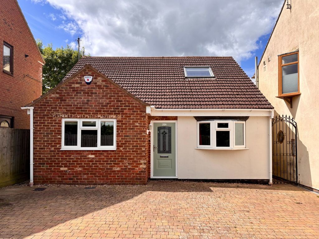 Property photo 2 of 27