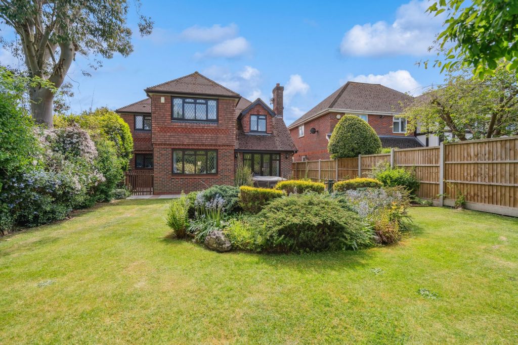 Property photo 2 of 12 Picture No. 11