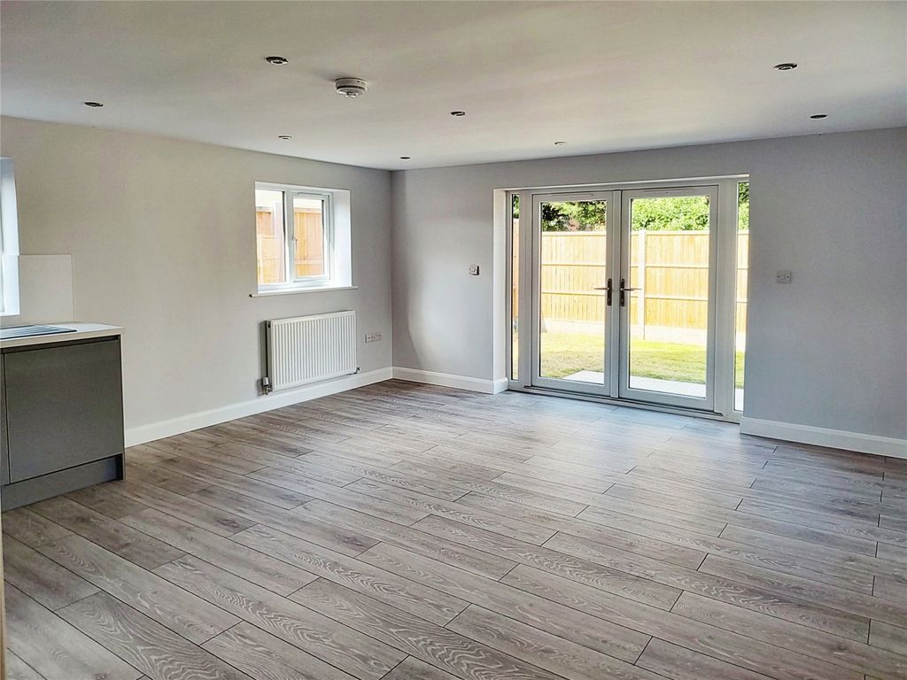 Property photo 3 of 11 Kitchen/Lounge/Diner