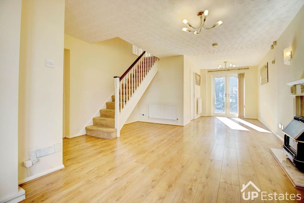 Property photo 2 of 28