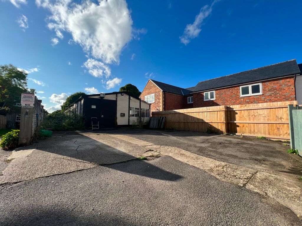 Property photo 2 of 7