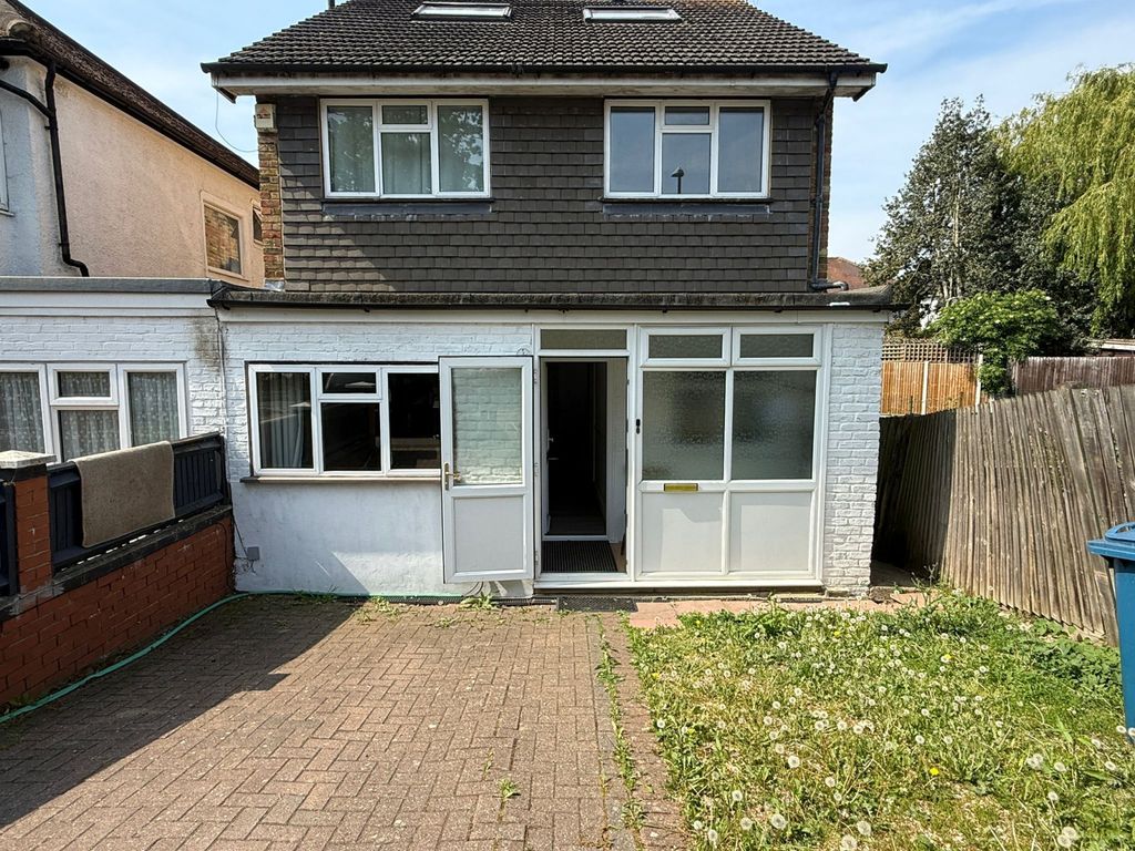 Property photo 1 of 11 5 Bed Detached House For Sale South Vale, Harrow Ha1