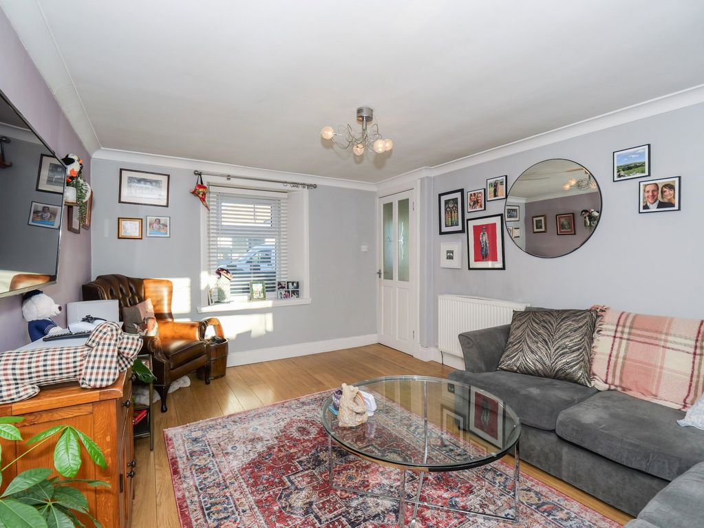 Property photo 2 of 21