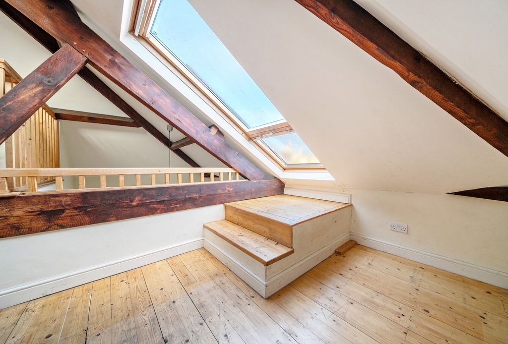 Property photo 3 of 21 1386844-13-69306F...