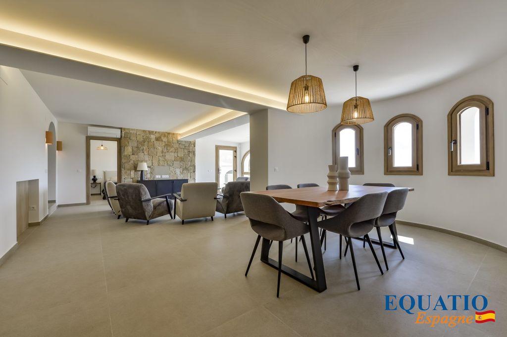 Property photo 2 of 30