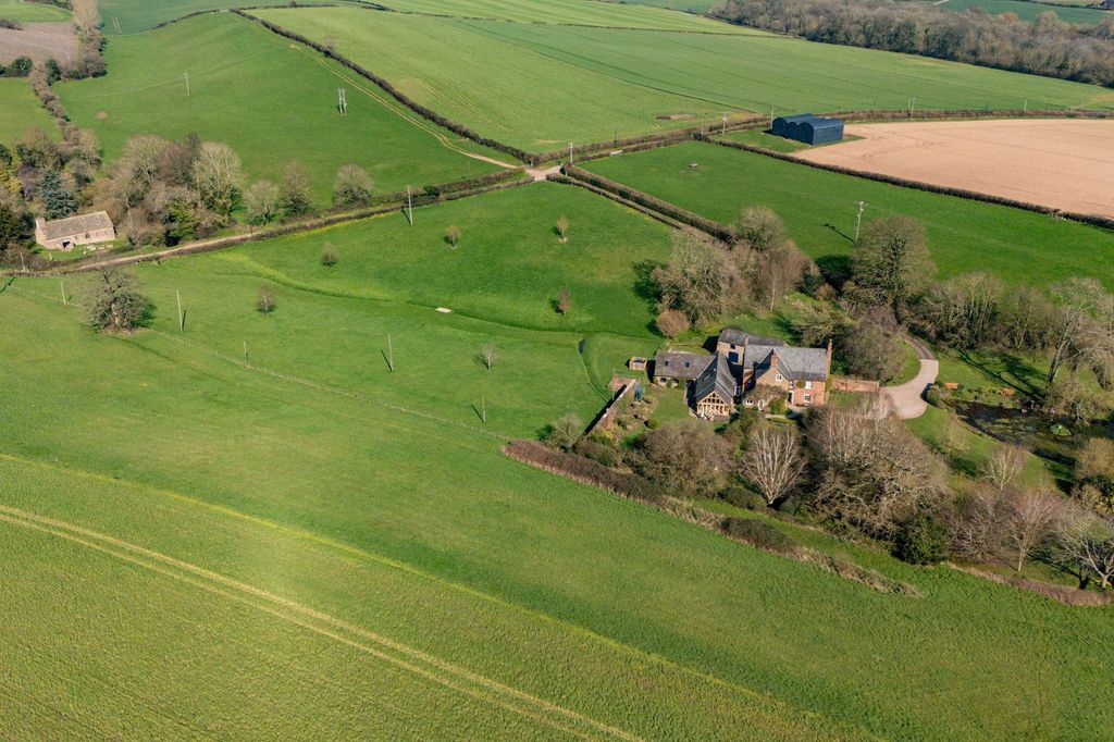 Property photo 2 of 47