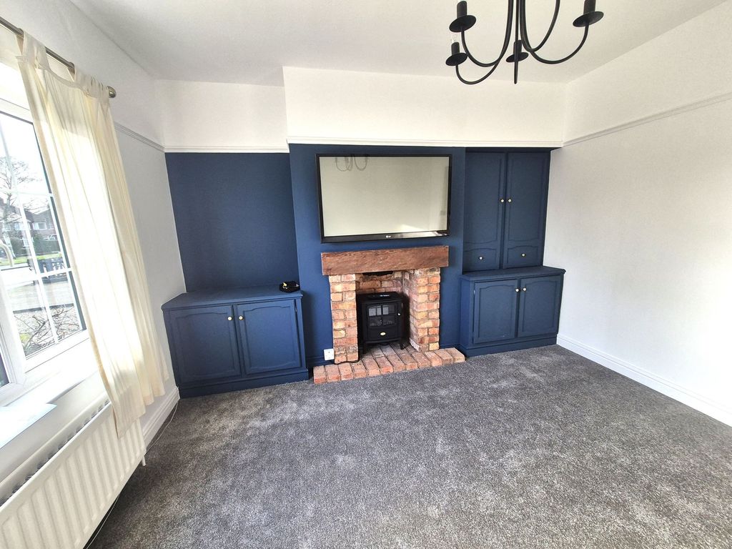 Property photo 2 of 13 Lounge