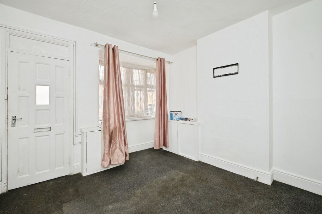 Property photo 2 of 19 Pbox-Img.Jpg