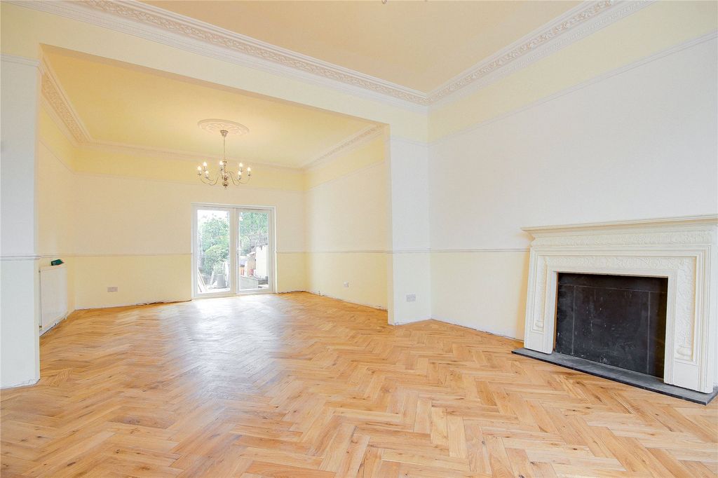 Property photo 3 of 18 Picture No. 24
