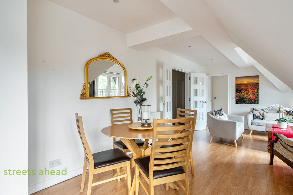 Property photo 3 of 21 Cac8A7B0-E0F4-489...