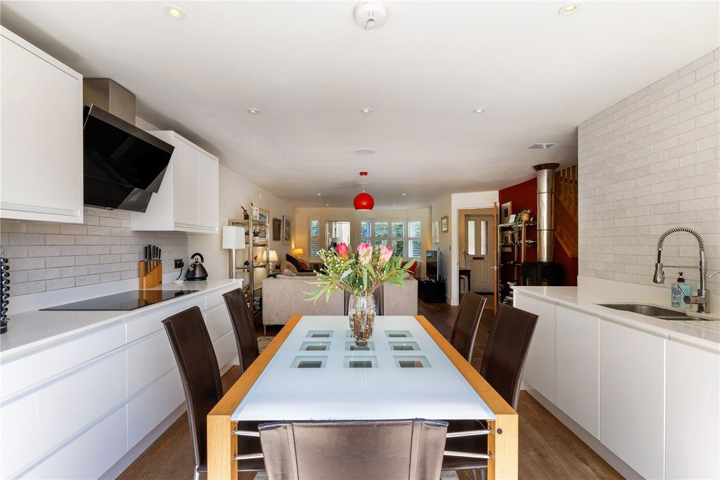 Property photo 3 of 15 Kitchen/Dining