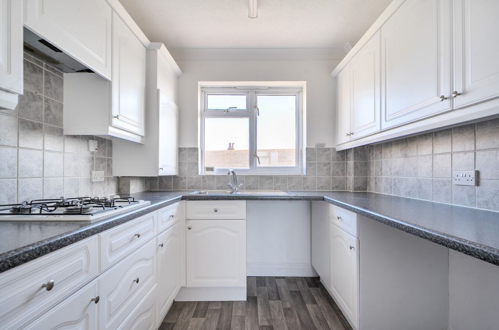 Property photo 3 of 17 1440714-19-69Dca8...