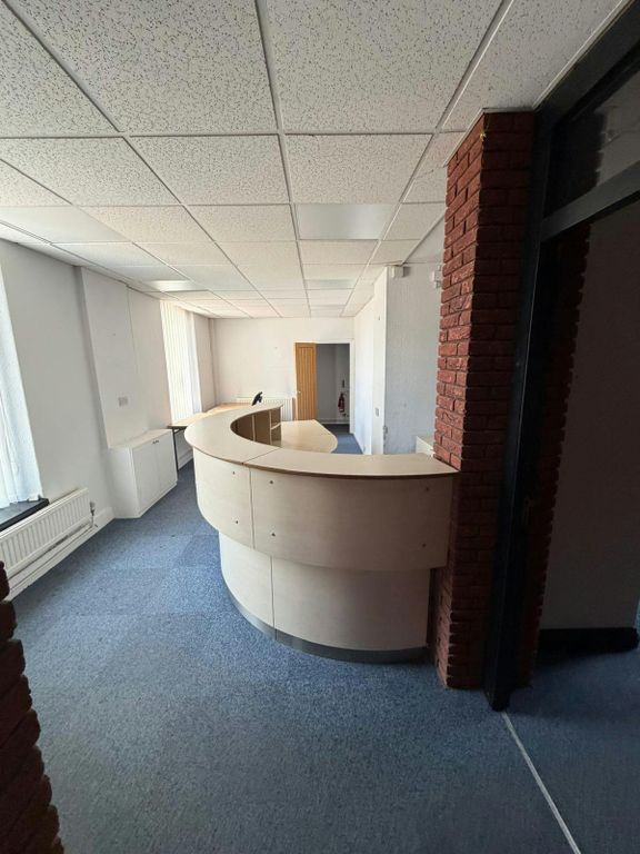 Property photo 2 of 8 9A3d1Eca-71d4-4Bc2-9494-45721161Cb6E.Jpg