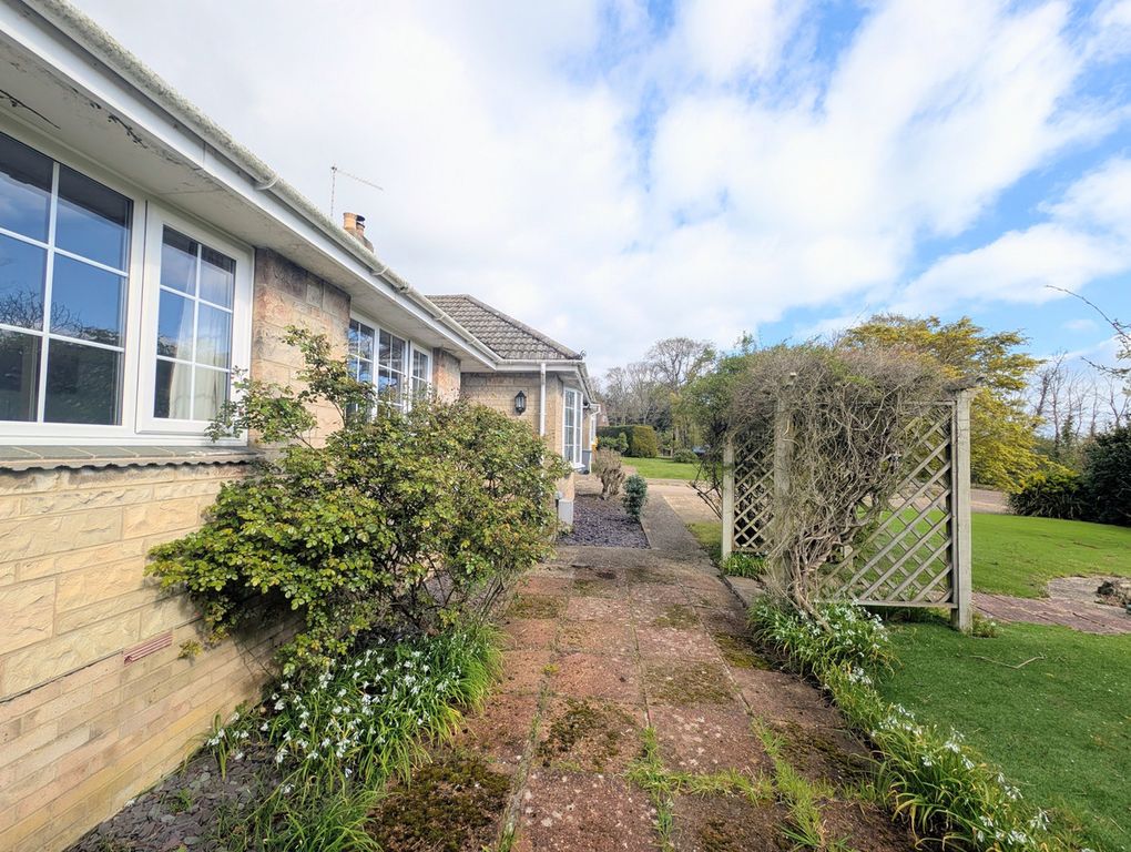 Property photo 2 of 33