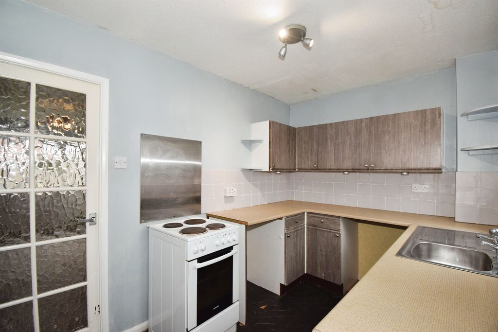 Property photo 2 of 16