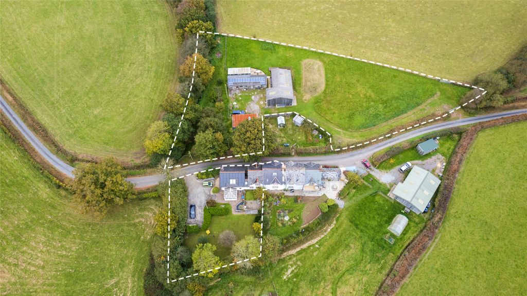 Property photo 2 of 29 Picture No. 34