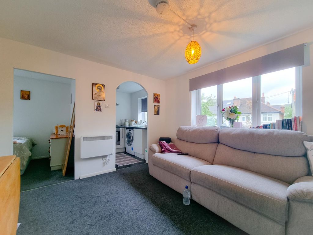 Property photo 3 of 8
