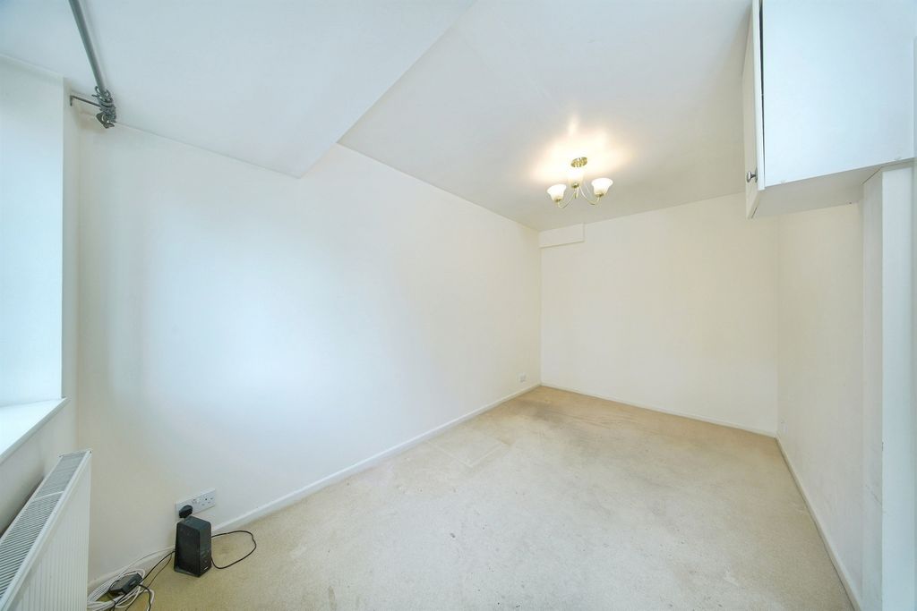 Property photo 3 of 30