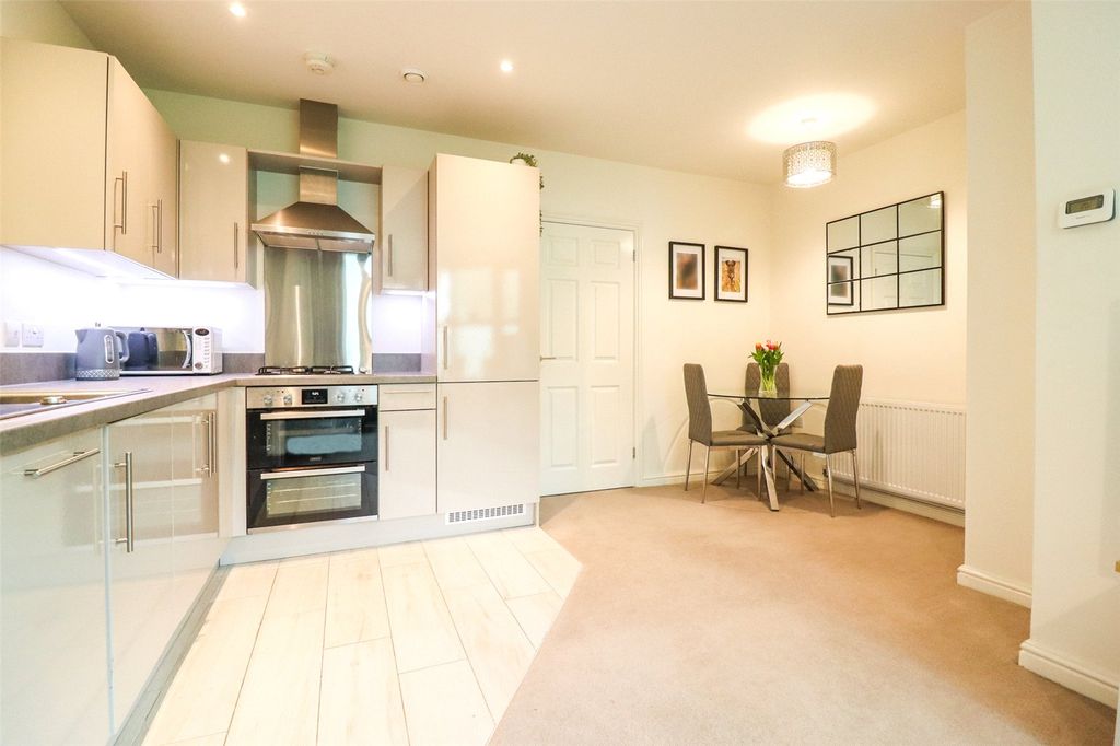 Property photo 2 of 11 Picture No. 13