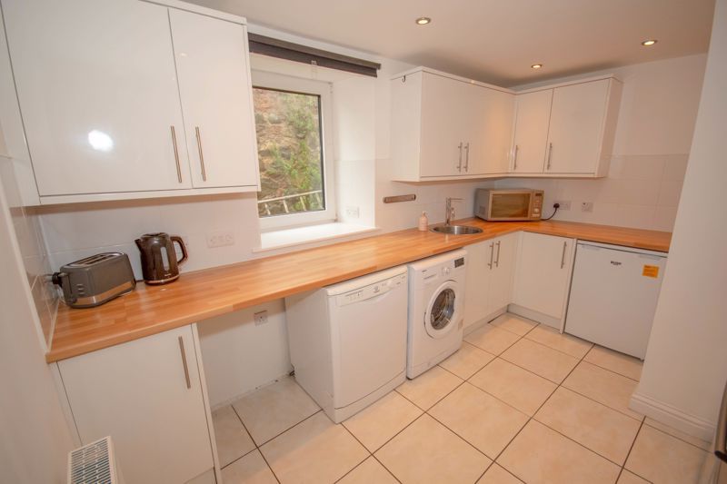 Property photo 2 of 18 Photo 4