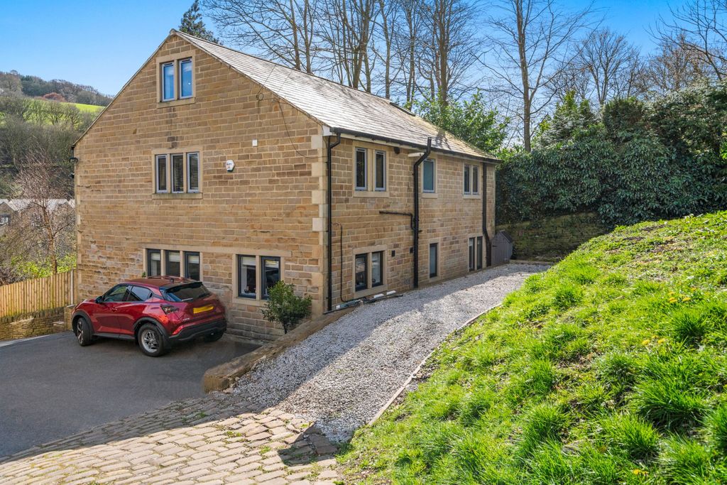 Property photo 1 of 31