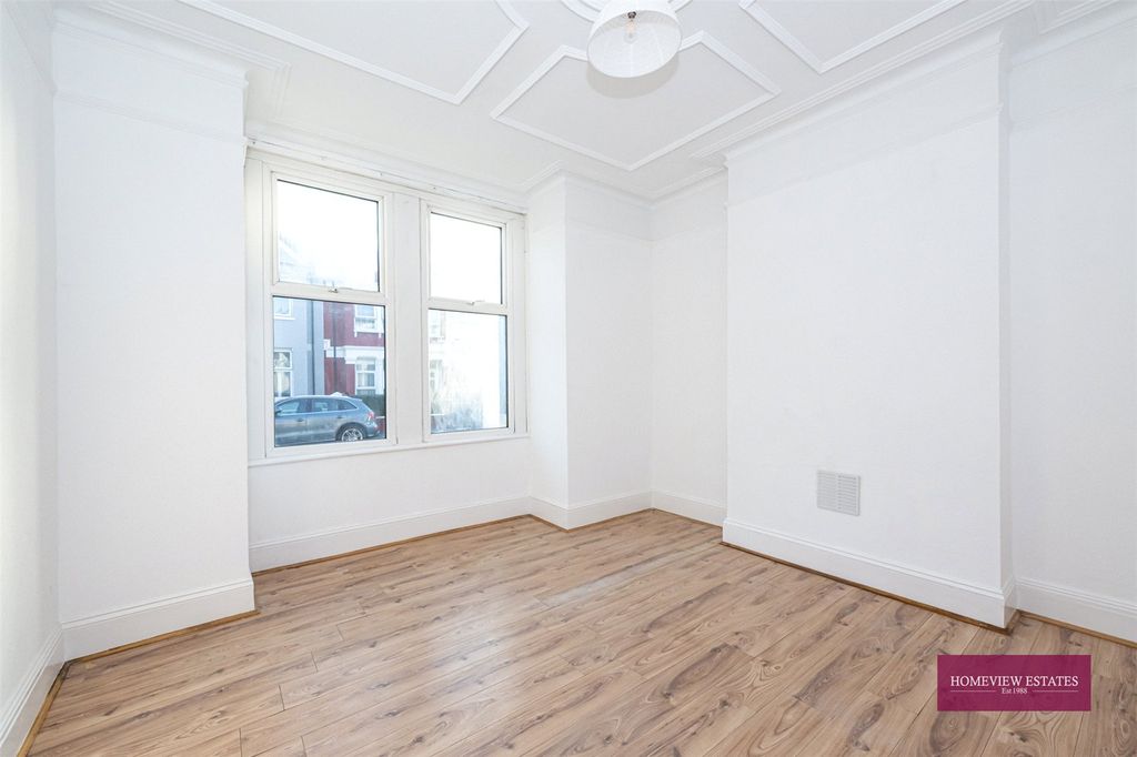 Property photo 2 of 12 Picture No. 05