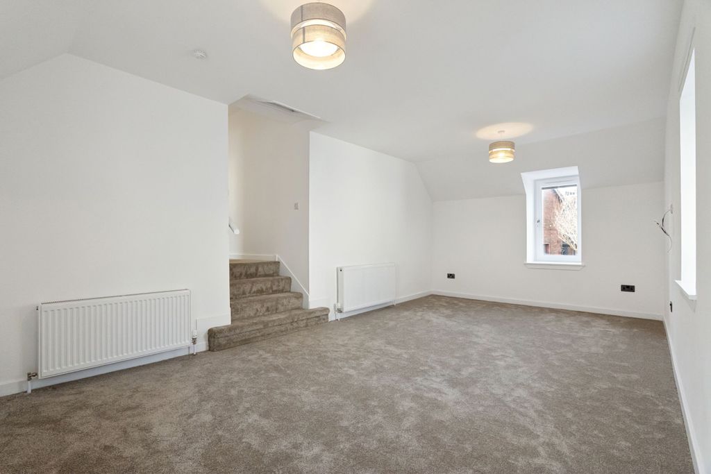 Property photo 3 of 32