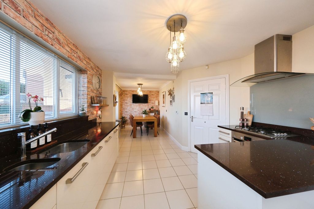 Property photo 3 of 20 Img_4967