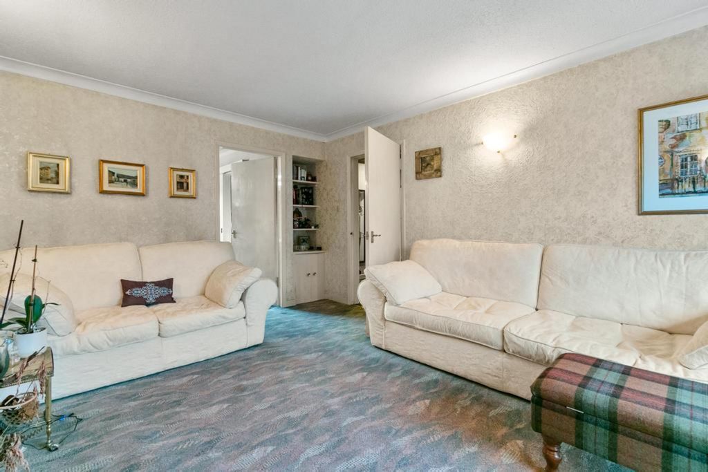 Property photo 3 of 28