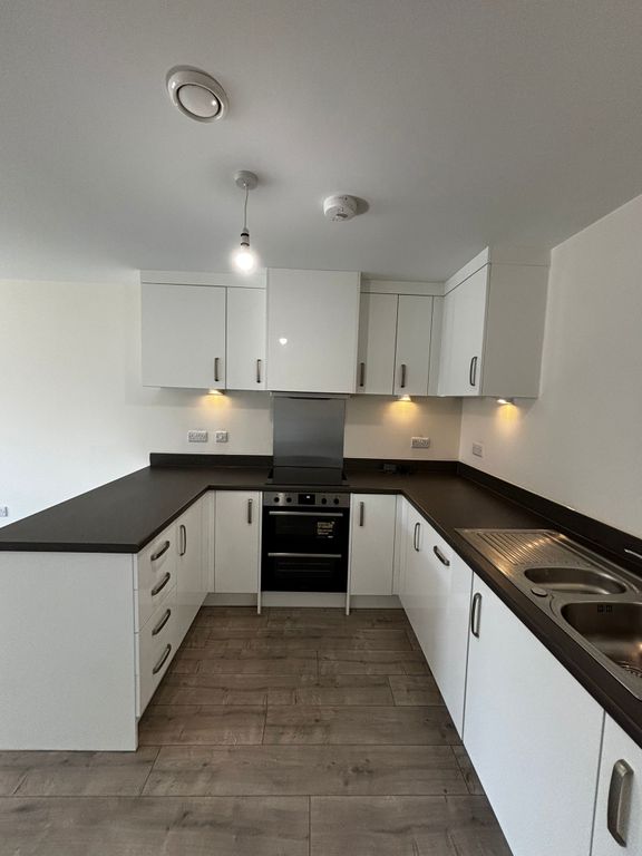 Property photo 2 of 16 Image