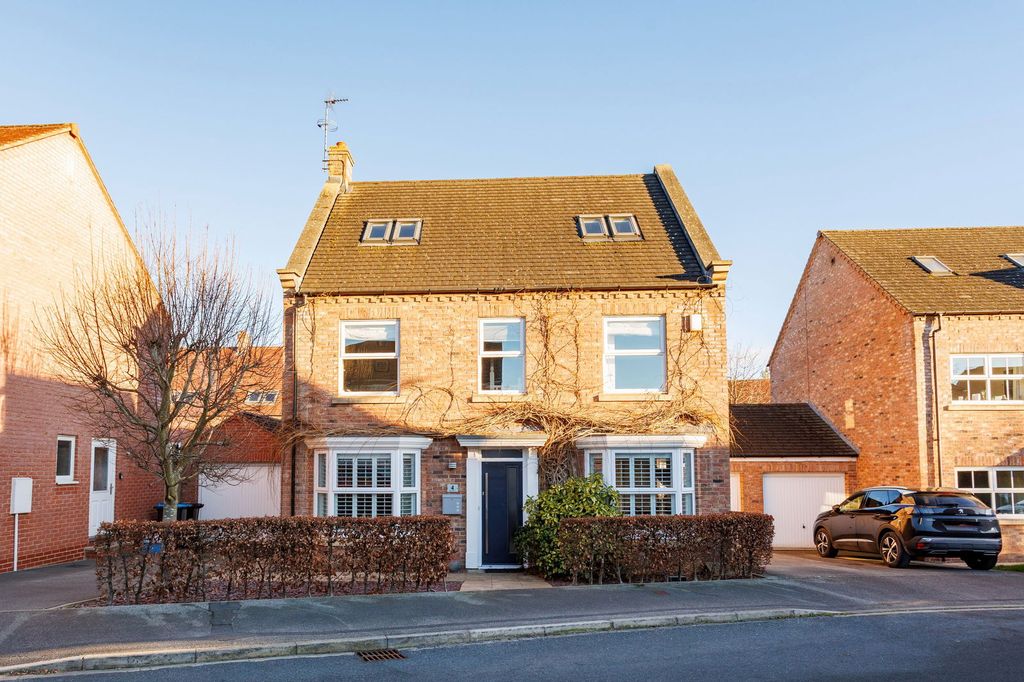 Property photo 1 of 27