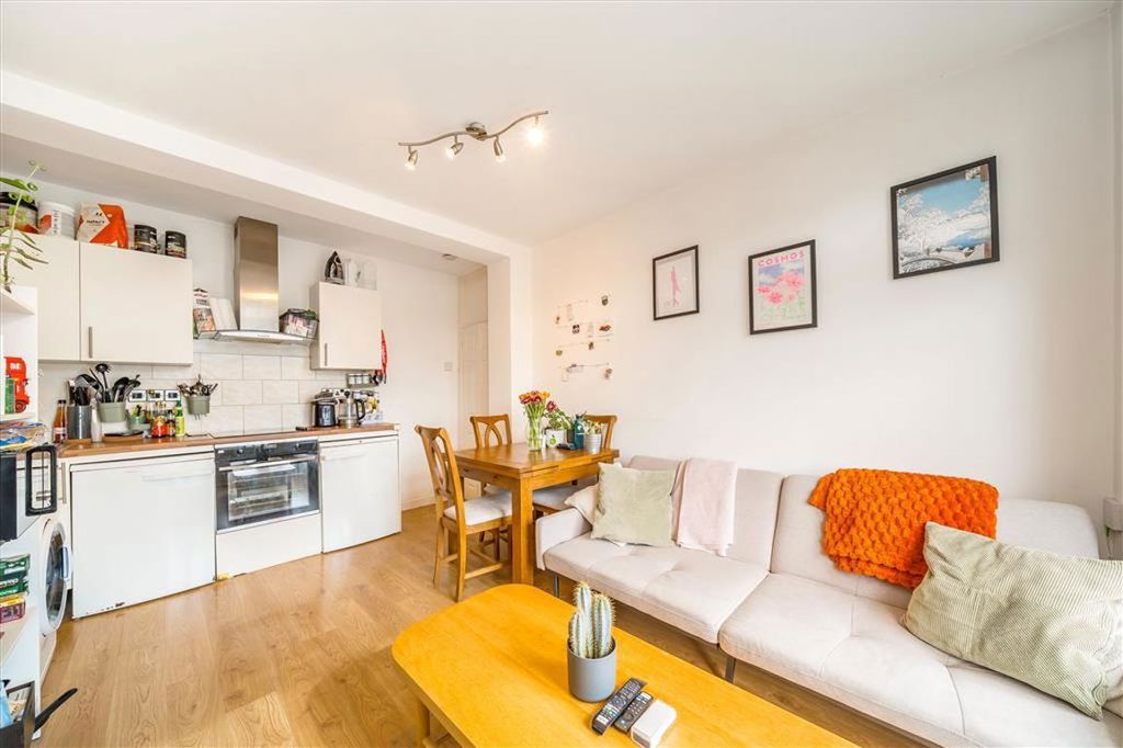 Property photo 2 of 8