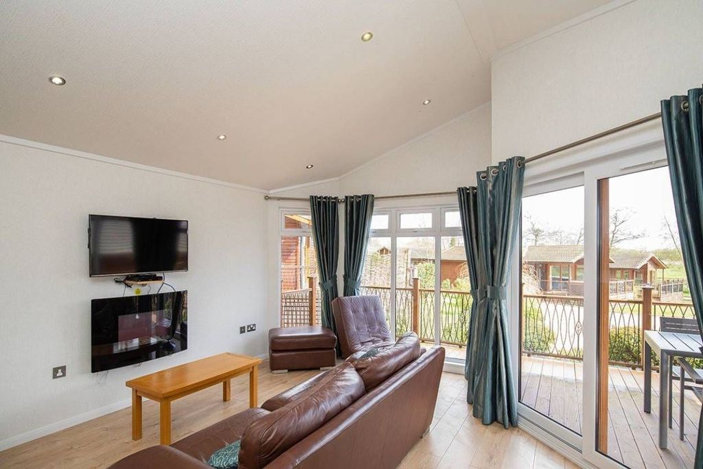 Property photo 3 of 24