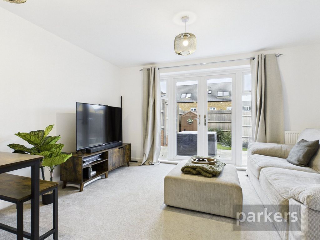 Property photo 3 of 21 Living Room