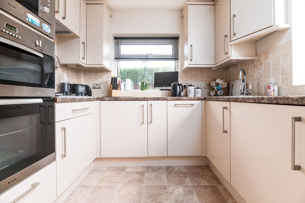 Property photo 2 of 27 Picture No. 03